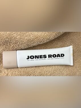 Jones Road Just Enough Tinted Moisturizer - Light Clair 1.69 fl oz-New In Box